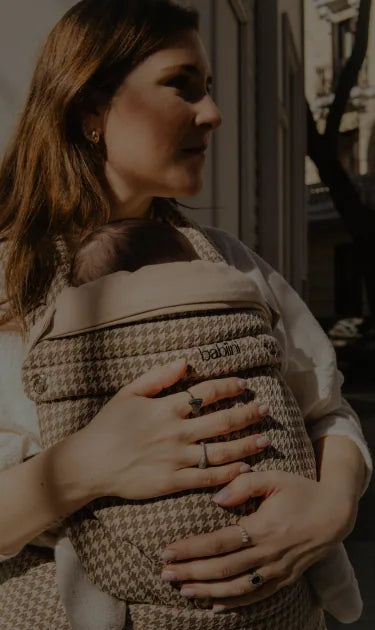 Madre con el Pack Newborn Babiini